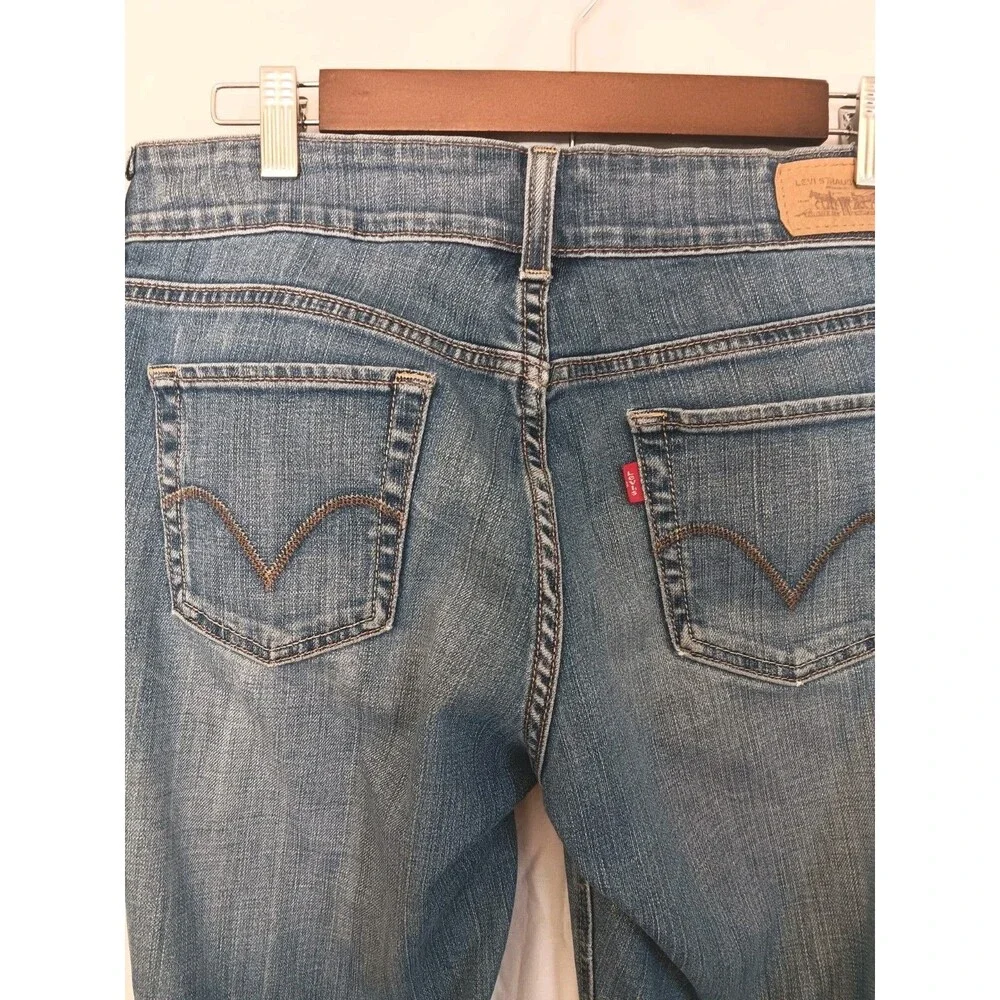 Levi's Women's Size 6 Medium 526 Slender Boot Cut Blue Denim Jeans Cotton Blend